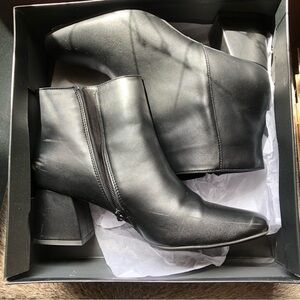 Michael Shannon Hope dress black boot in box but not new. Faux leather 11